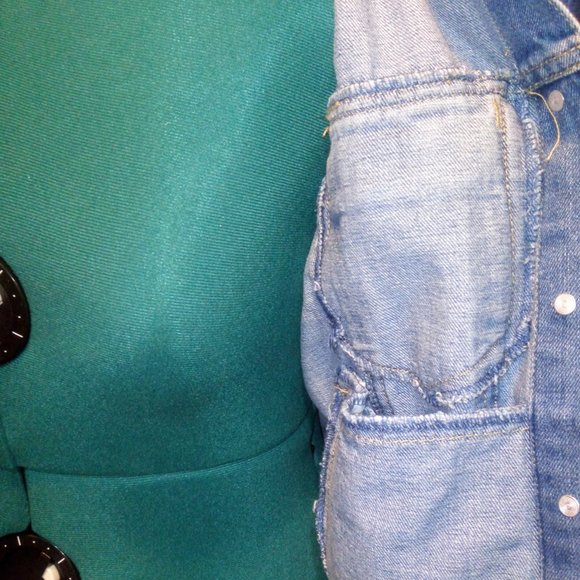 NWT Crave Fame Denim Jacket with Raw Edge Detail Sz L - Picture 12 of 15